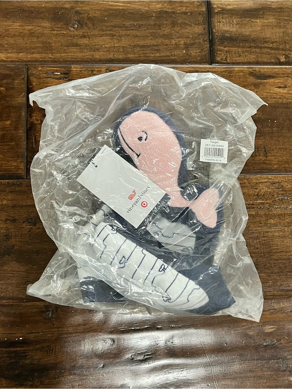 Vineyard Vines Pink & Navy Whale Lovey NWT - Picture 2 of 2